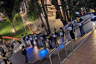 流山おおたかの森駅から南口広場への階段