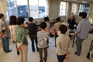 飯田信義さんの切り絵講座「切り絵で描く流山」