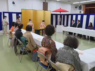 立礼席でのお茶会の様子