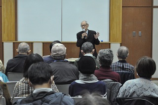令和5年11月25日、森の図書館で、教養講座「定年を過ぎたら中仙道を歩いてみよう」が開催されました。