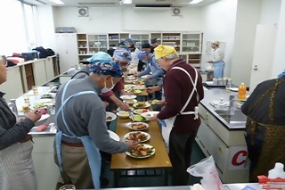 男の料理教室の様子