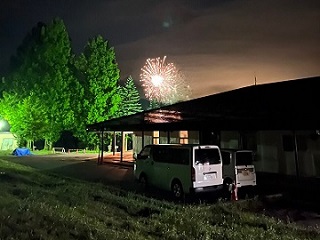 星空観察後にあがった花火