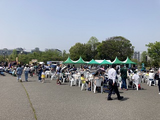 会場外の様子