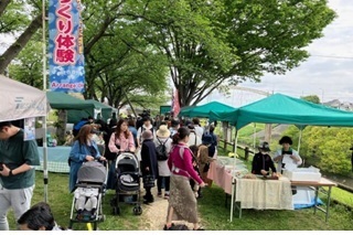 令和6年3月23日（土曜日）、運河水辺公園で「うんがいい！朝市＆桜まつり」が開催されました。