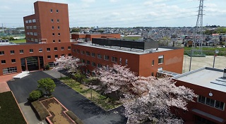 南流山中学校の外観の写真