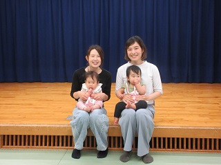 誕生日のお子さんとママ