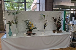 四季の花々展「夏空」展示の様子2