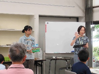 令和7年7月27日、杜のアトリエ黎明で、流山おおたかの森駅前観光情報センター主催の夏休み子ども講座「動くおもちゃを作ってみよう」が開催されました。