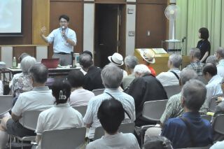 令和7年8月3日、森の図書館で教養講座「戦後80周年記念　終戦に導いた郷土の偉人　流山と鈴木貫太郎」が開催されました。