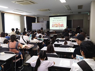 持続可能な社会についての講座の様子