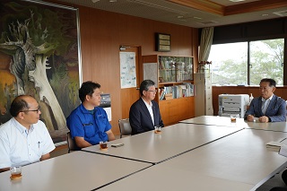 流山工業団地協同組合から車椅子が寄贈