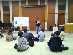 森の図書館　よみきかせ　えいご絵本ライブ