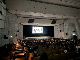 映画「わたしのかあさん　－天使の詩ー」上映の様子