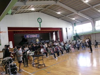 6年生の器楽合奏の様子