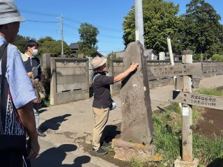 学芸員と歩く利根運河　利根運河周辺の庚申塔（R7秋）