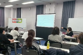 後ろから見た講座の様子