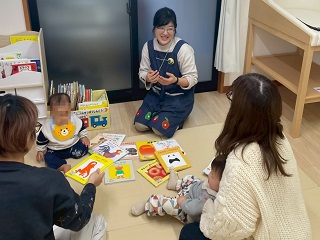 相談に応じる様子