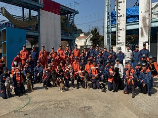 2月15日東消防署救助犬合同訓練