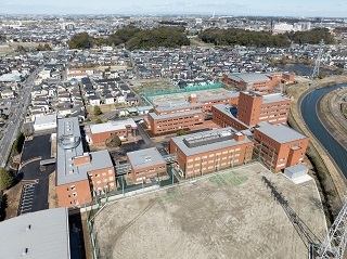 移転した南流山中学校の俯瞰写真