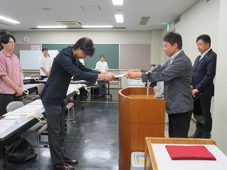 成人式実行委員委嘱状交付式・実行委員会議の様子
