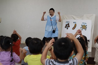 「うんこでサンバ」の体操