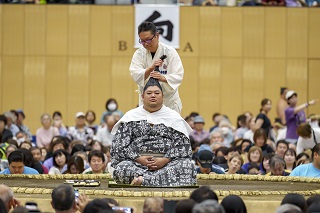 阿炎関の髪結実演