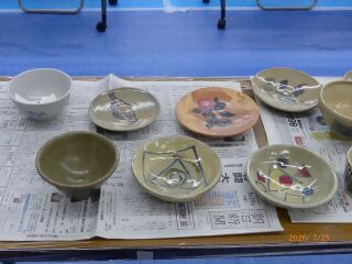 8月23日（日曜日）は、講師の方の窯で焼きあげてもらった、それぞれの作品の受け取りです。