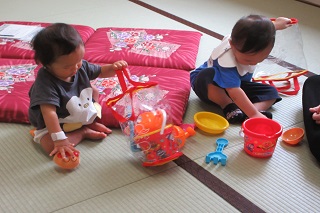 参加者からは「双子家庭の悩みや大変なことを共有できて参考になりました。」「子どもたちものびのびと過ごせて良かったです。」との声がありました。