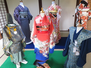 「着物展示」の様子