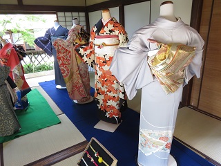 「着物展示」の様子