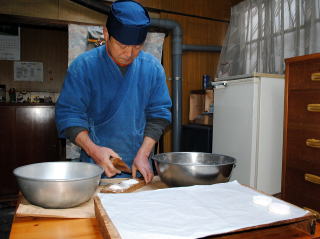 清水屋の4代目憲光さん