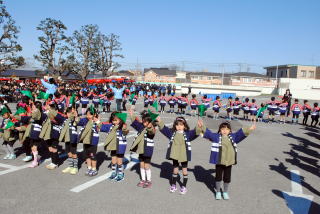 幼稚園児のお遊戯