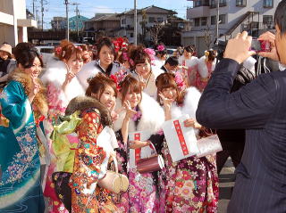 あちこちで記念撮影が