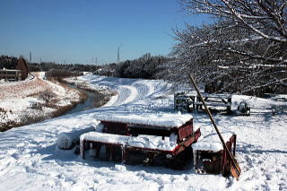 運河の雪景色