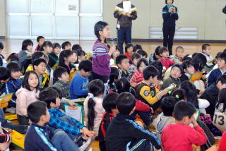 ぐるっと流山 鰭ヶ崎おびしゃの七福神が小学校に 流山市 ぐるっと流山 鰭ヶ崎おびしゃの七福神が小学校に 流山市