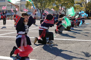 息のあった踊りの写真