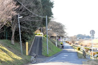 運河駅から徒歩2分の運河ほとりに