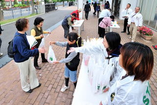 ゴールの理科大ではお土産も