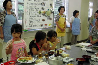 親子クッキングの写真