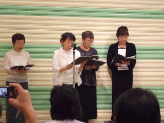 朗読劇をPRしている写真