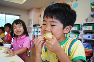 自分でむくとよりおいしいね