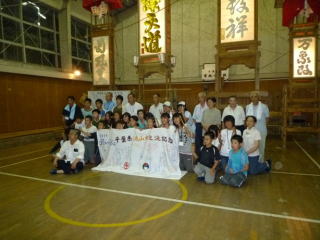 キリコの前で記念写真