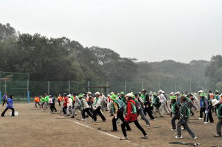 多くの中高年者が参加