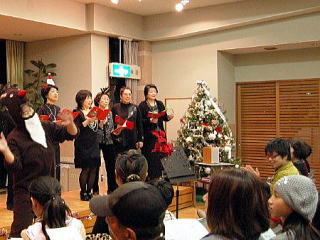 森の図書館でクリスマスコンサート