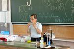 新川小学校で理科の授業が行われ