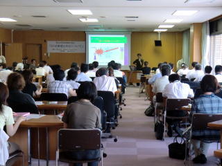72名の職員が参加している様子の写真