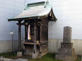 市文化財に指定された庚申塔と祠