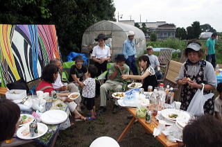 「畑で夕涼み ＆ 採りたて野菜パーティー ＆ ホタル鑑賞会」