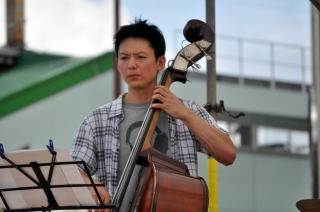 ベースの川原田智也さん