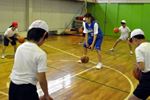 プロバスケット選手によるバスケット教室